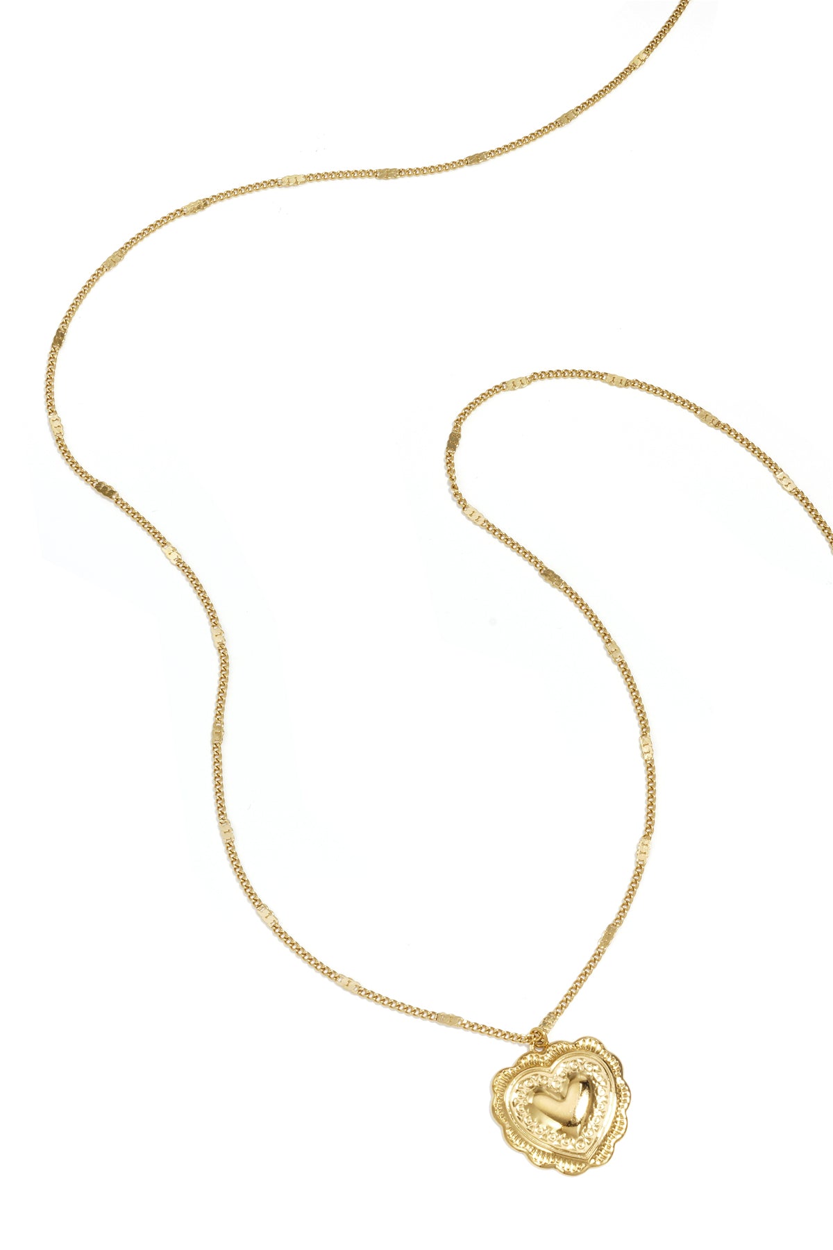 Necklace with flat details and large pendant