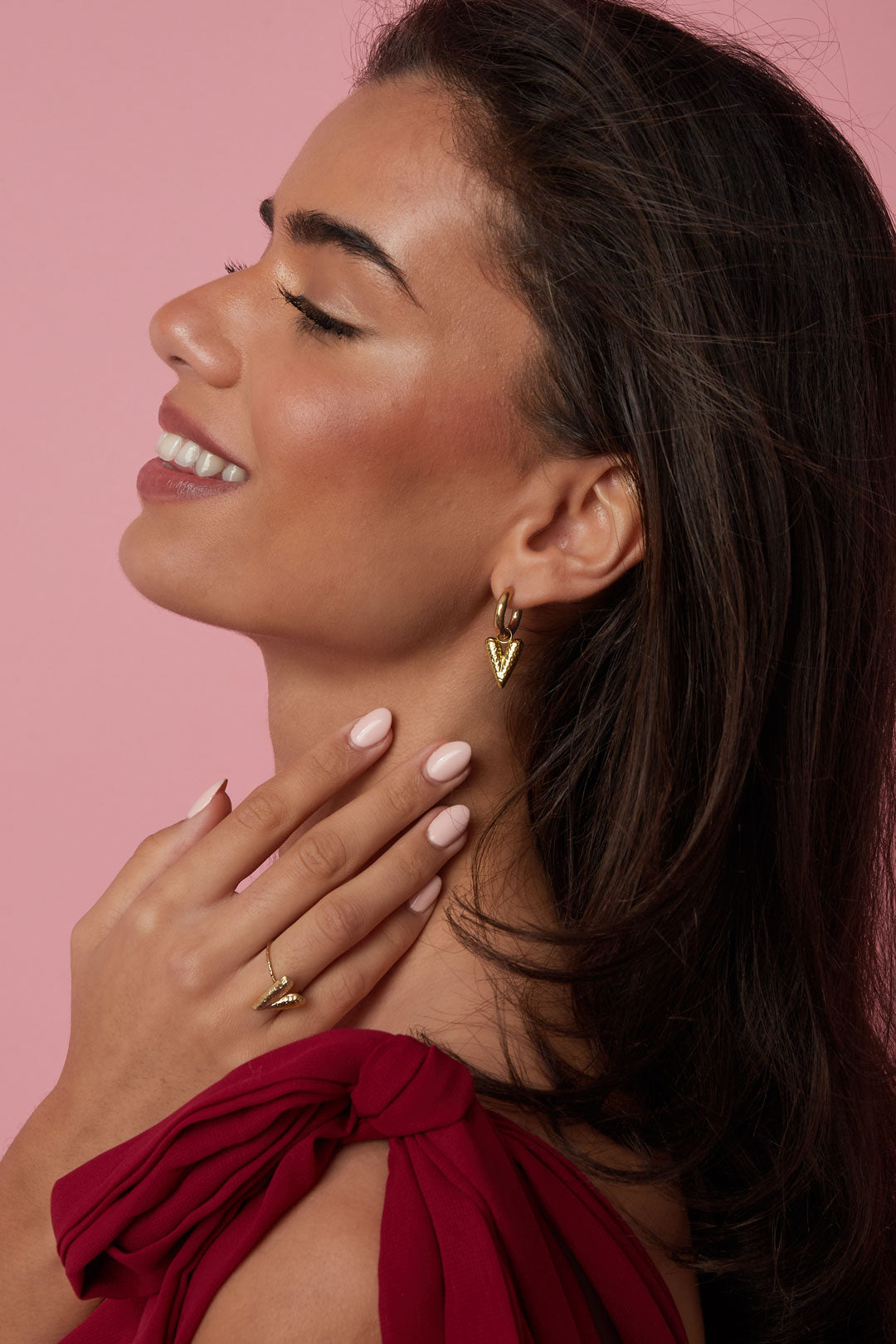 Earrings with structured hanging heart